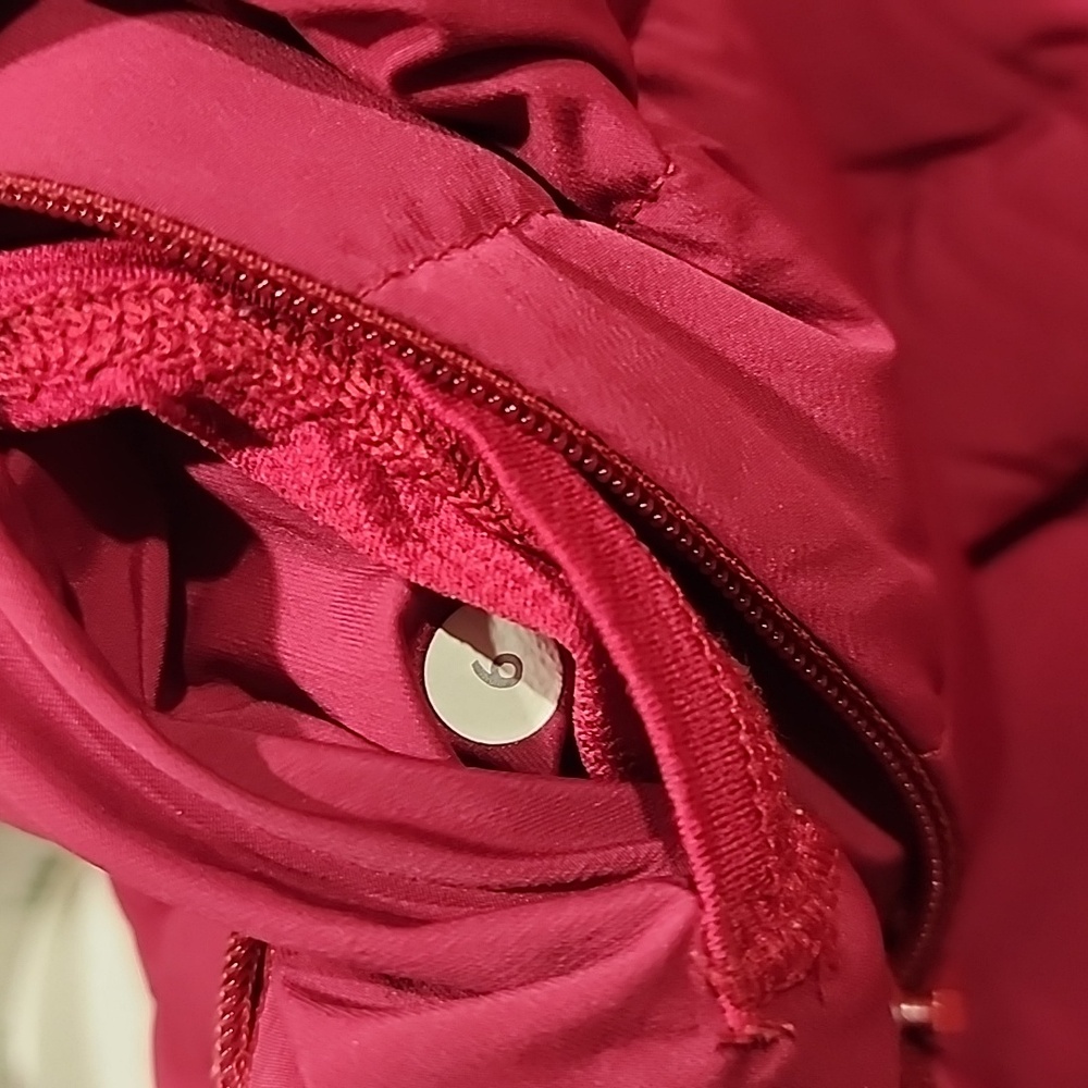 Lululemon Fluffed Up Down Puffer Jacket In Berry Rumble / Rumble Bordeux Drama - Picture 7 of 11